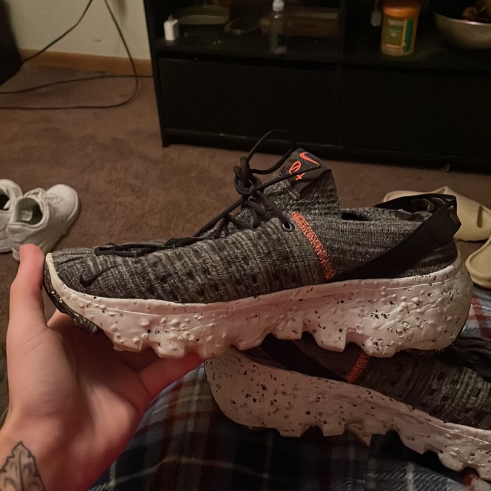 Nike running shoes, size 8.5 mens, 9/10 condition - Picture 3 of 3